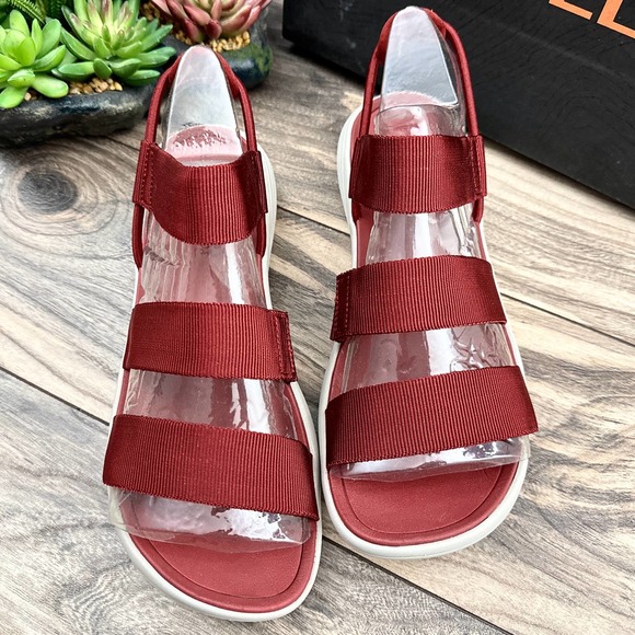 NIB Merrell 9 40 Duskair Calais Backstrap Comfort Slingback Sport Sandals - Picture 2 of 11